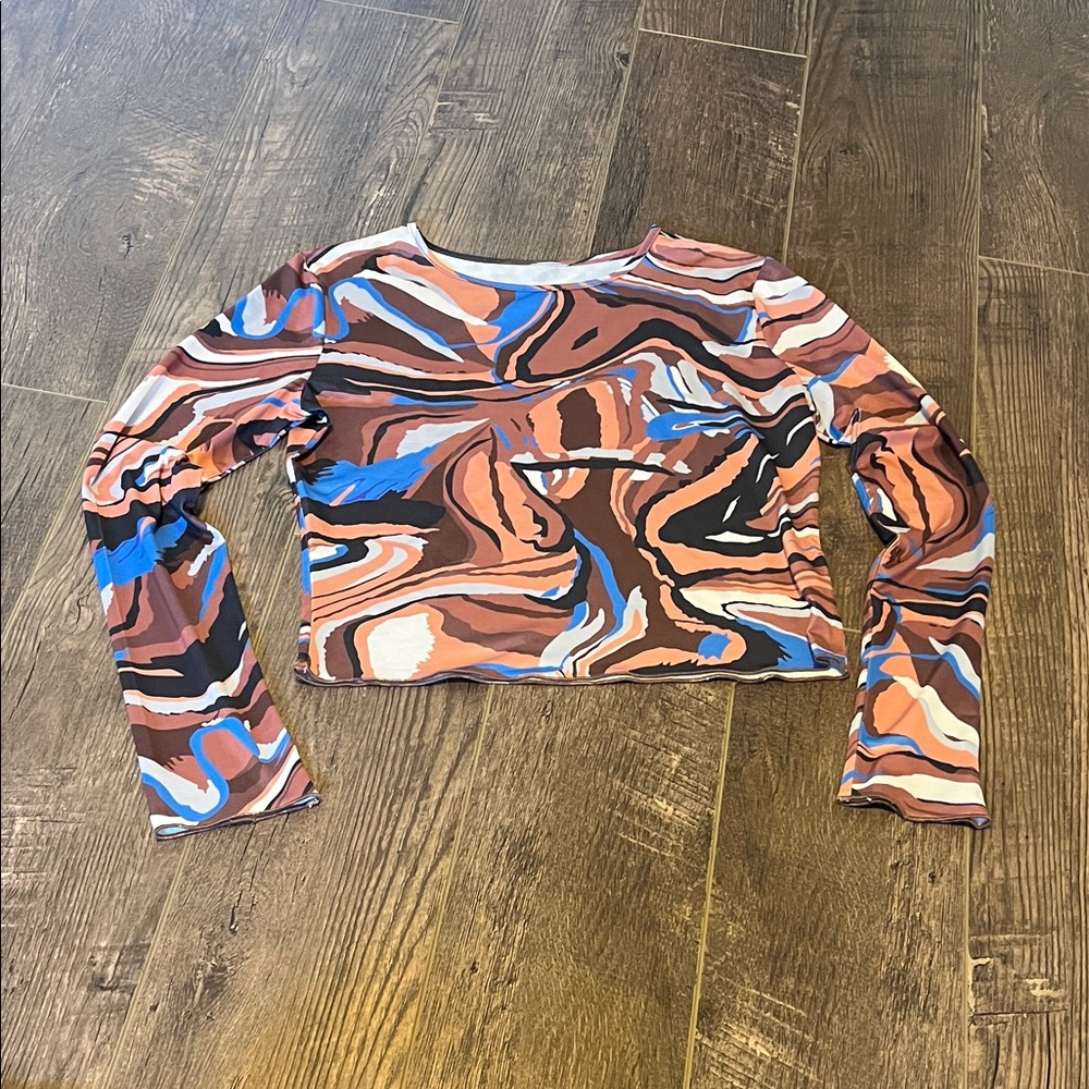 Abstract Swirl Long Sleeve Crop Top